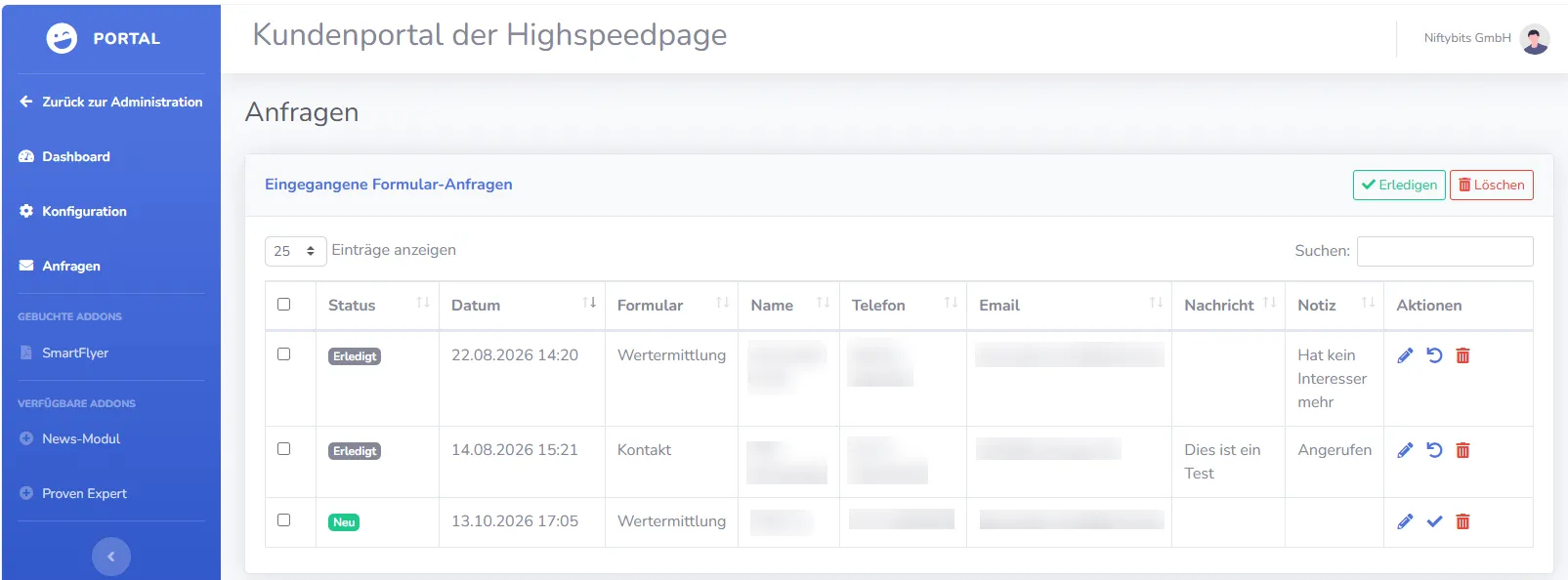 Ansicht „Anfragen“ im Kundenportal: Tabelle eingegangener Formular-Anfragen mit Status, Datum, Formular, Notiz und Aktionen; Kontaktdaten sind unkenntlich gemacht
